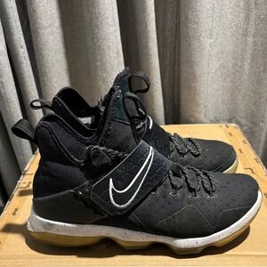 Mens Nike Labron James soldier zoom